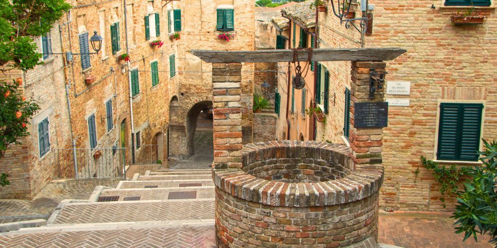 Le Marche in summer: Corinaldo and Mondavio