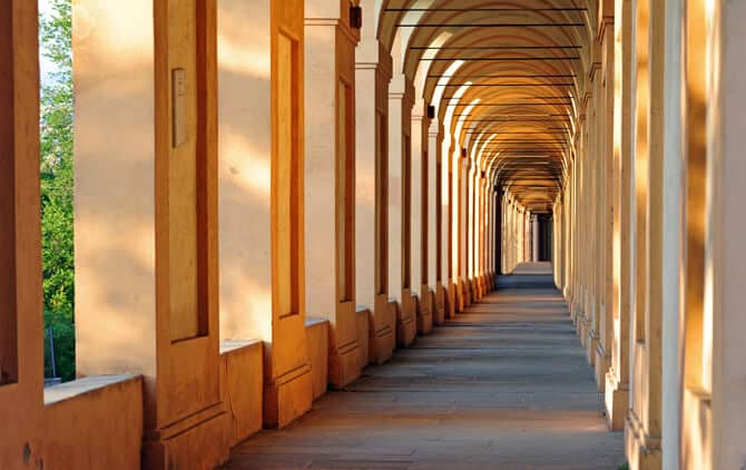 4 - Walking through San Luca’s Portico