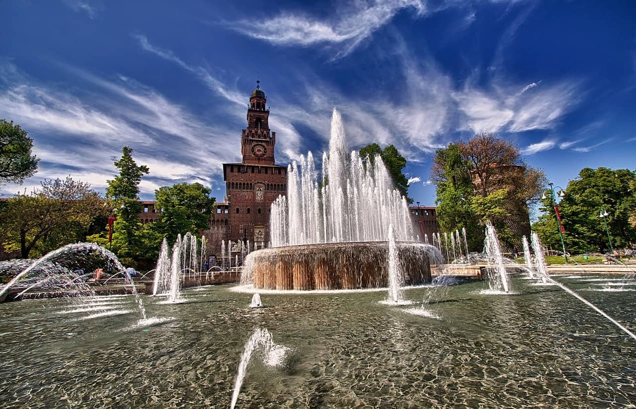 19. Sforza Castle, the residence of the dukes 19. Sforza Castle, the residence of the dukes