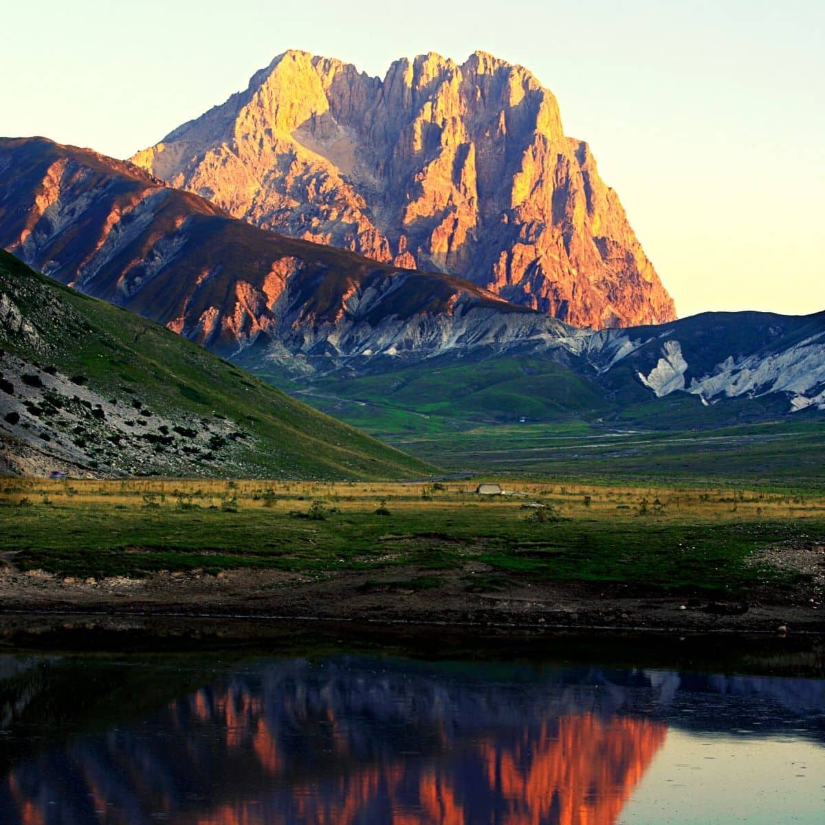 Il Parco Nazionale d'Abruzzo e le sue bellezze: natura, borghi e buona  cucina | Visititaly.eu, image size:1200x1200