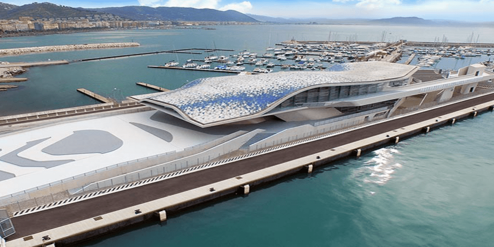 2. La futuristica Stazione Marittima 2. La futuristica Stazione Marittima