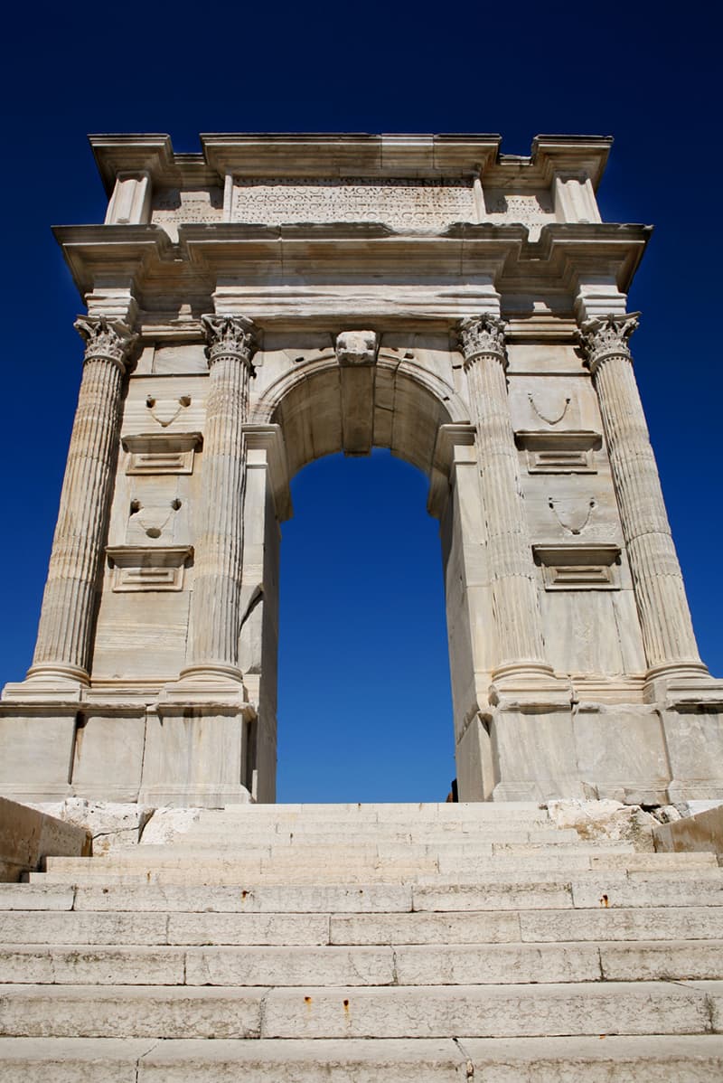 Storia e tradizioni delle Marche: Arco di Traiano ad Ancona Storia e tradizioni delle Marche: Arco di Traiano ad Ancona