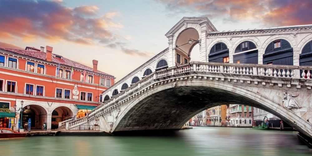 The Rialto Bridge The Rialto Bridge