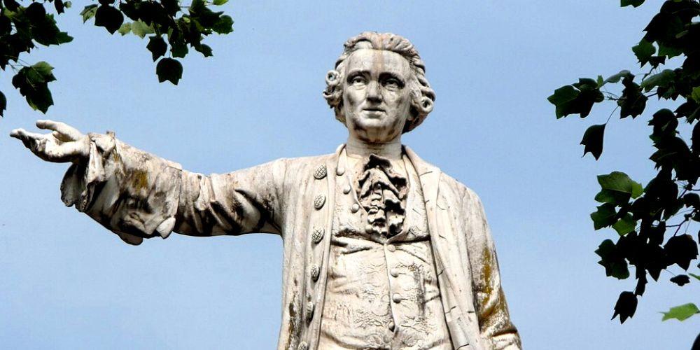 Statue of Luigi Vanvitelli  Statue of Luigi Vanvitelli