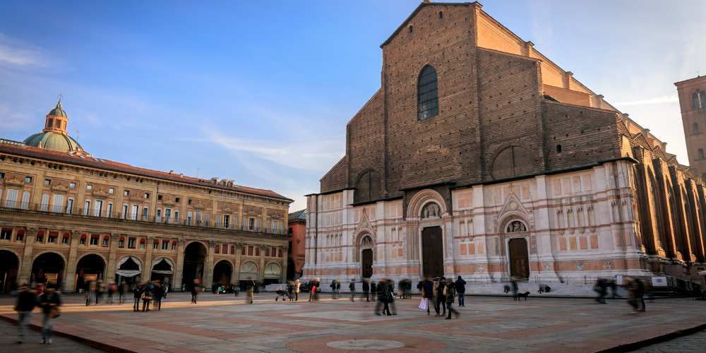 unmissable things to do in bologna italy