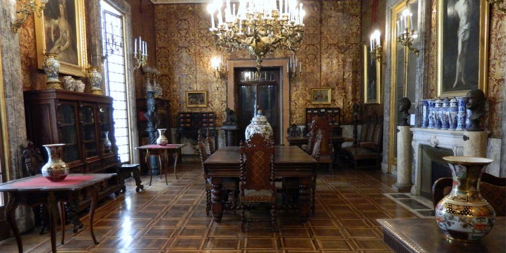 Quartiere Chiaia Napoli - Villa Pignatelli Quartiere Chiaia Napoli - Villa Pignatelli