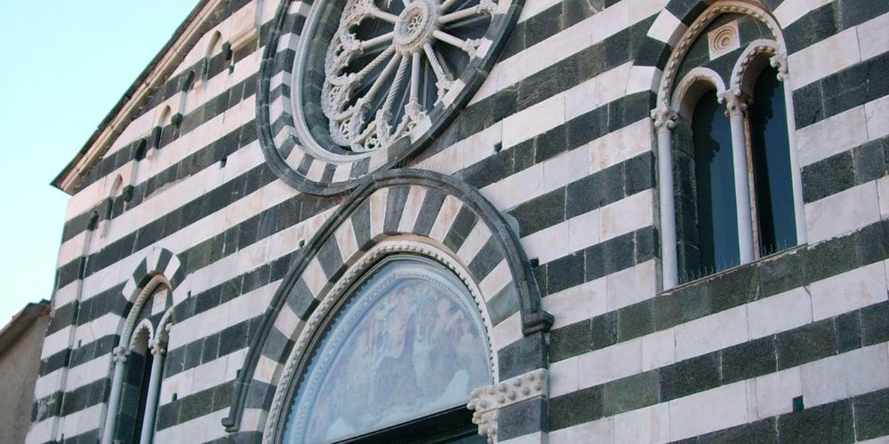 Levanto: a dip in the historic center