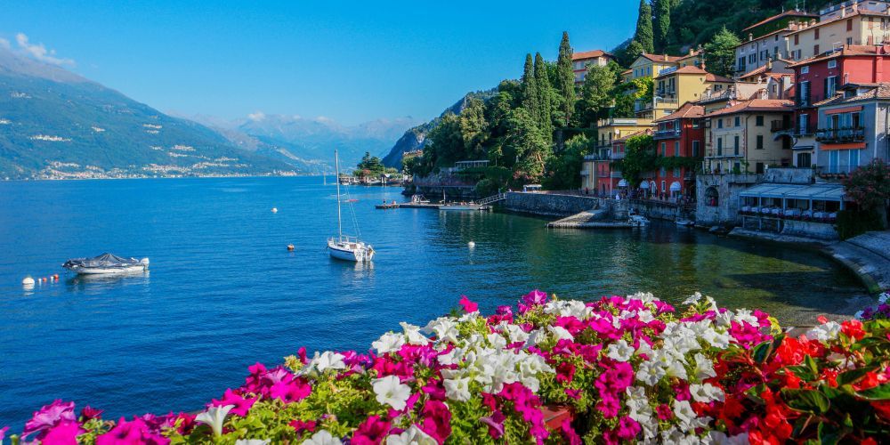 Luxury driving tour experience in Italy: Lake Como