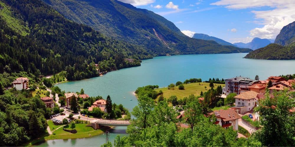 Lake Molveno is an unmissable place in Trentino