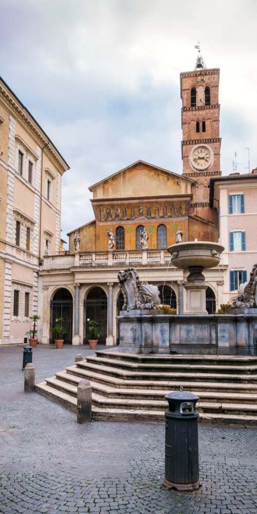 Things to do in Trastevere neighborhood: sitting at Bramante fountain