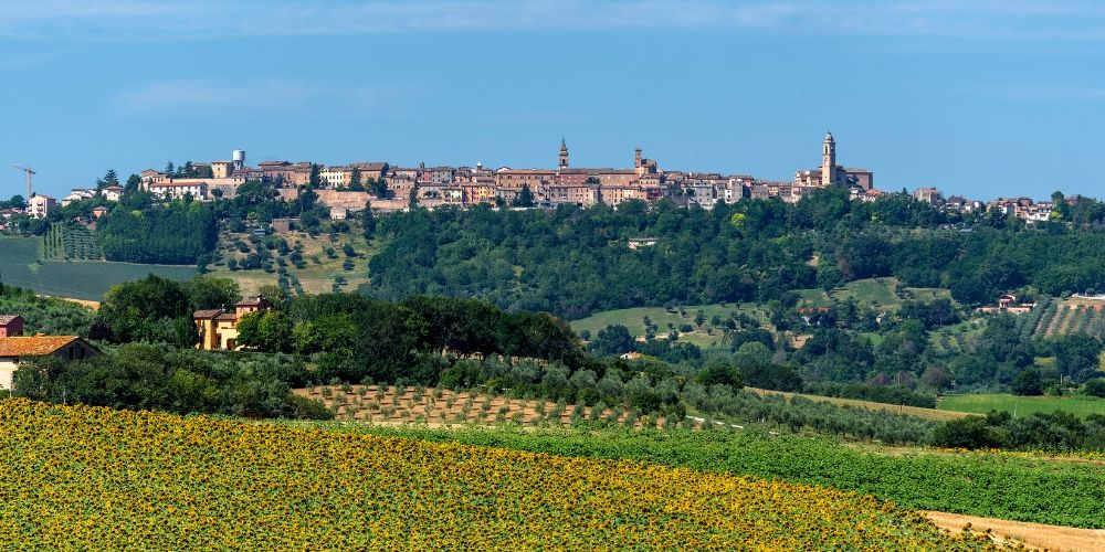 Visit Treia, a small ancient village in the Marche region 