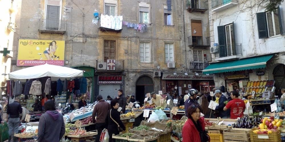 Authentic things to do in Naples like a local. Shopping at the Pignasecca market Authentic things to do in Naples like a local. Shopping at the Pignasecca market