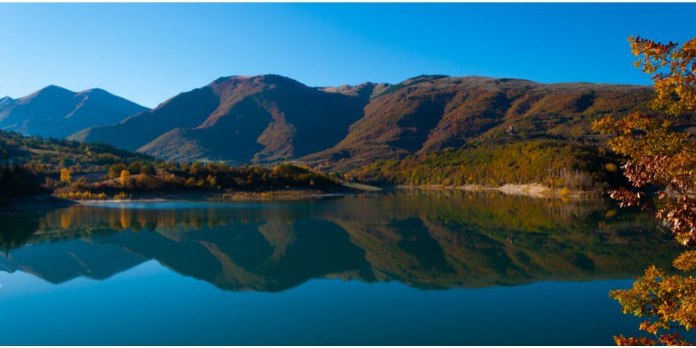 Visita Monte San Pietrangeli - lago di Fiastra