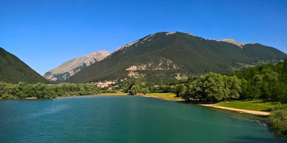 Villetta Barrea: natural areas and hike paths