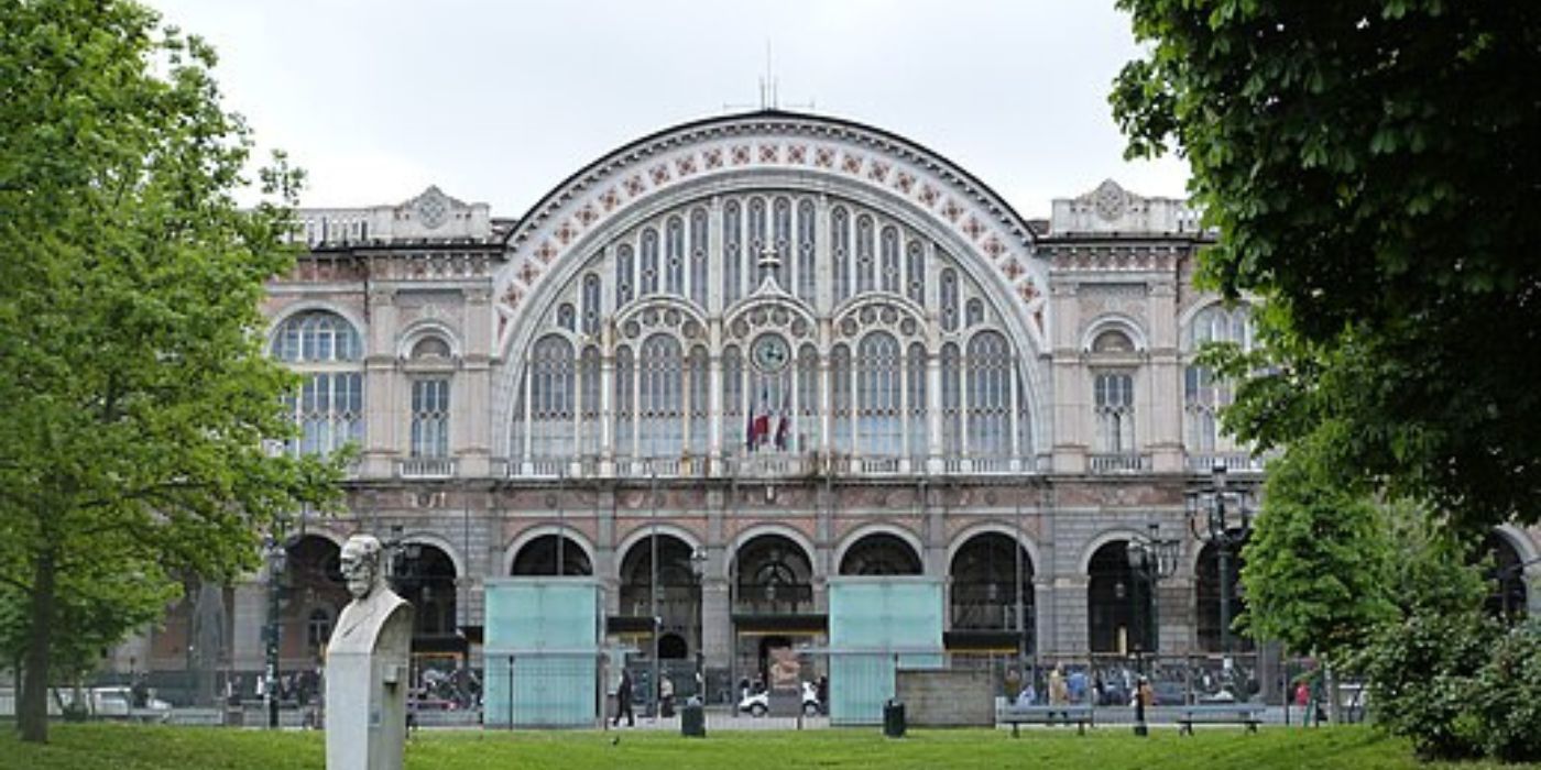 https://commons.wikimedia.org/wiki/File:S.Stefano_Belbo_Casa_natale_di_Pavese.jpg https://commons.wikimedia.org/wiki/File:S.Stefano_Belbo_Casa_natale_di_Pavese.jpg