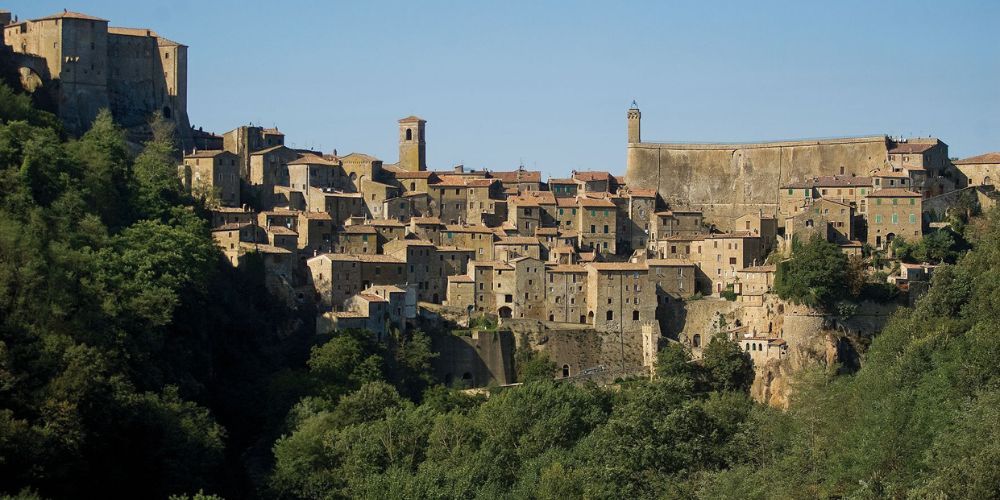The Leopoldine Rock - Sorano The Leopoldine Rock - Sorano