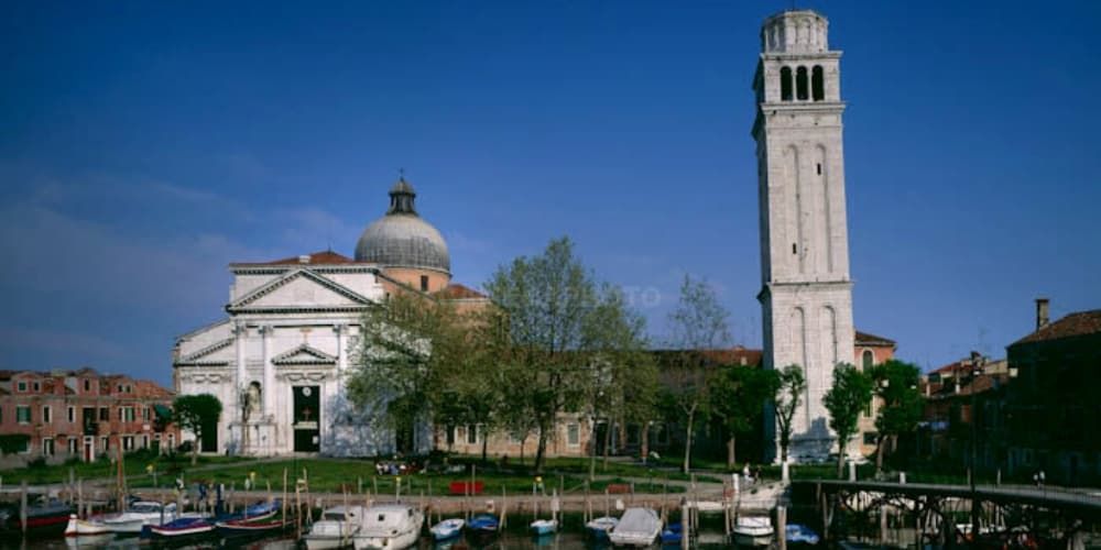 4. Cattedrale di San Pietro di Castello 4. Cattedrale di San Pietro di Castello