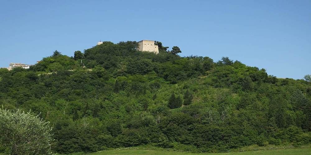 Visit Santa Vittoria in Matenano and the Cappellone 