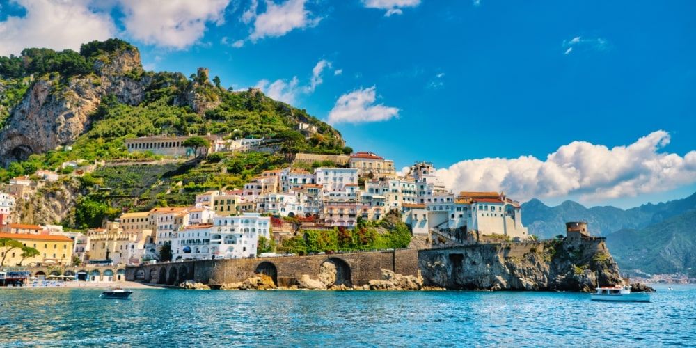 Navigazione panoramica sulla Costiera Amalfitana Navigazione panoramica sulla Costiera Amalfitana