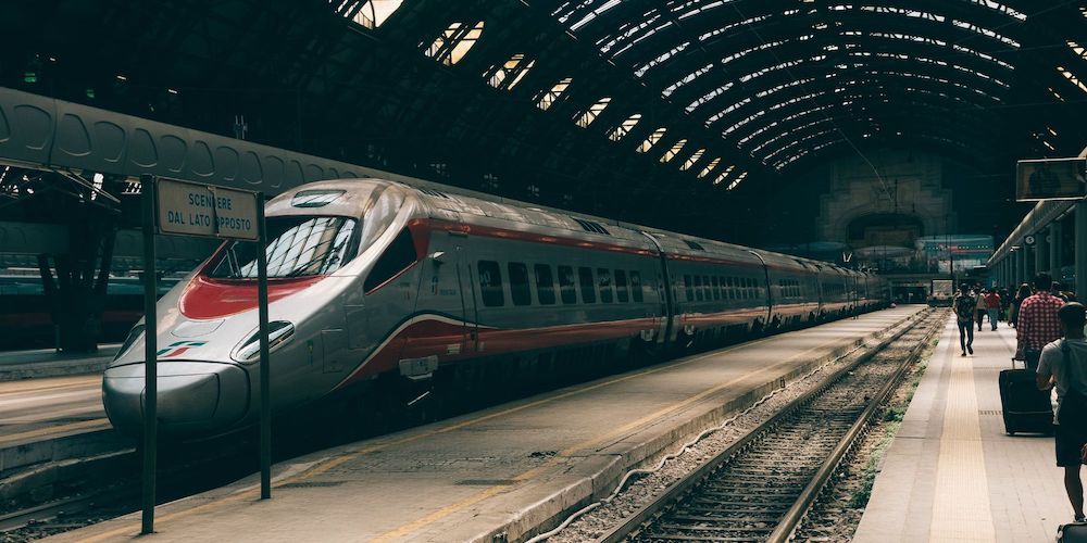 North vs South: train in Milan North vs South: train in Milan