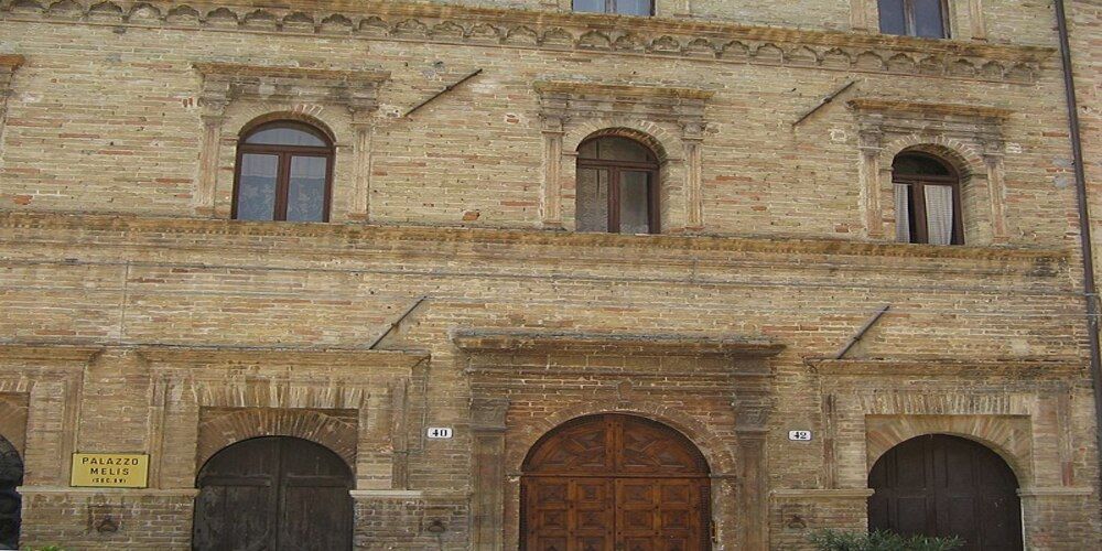 Visita Santa Vittoria in Matenano e i suoi palazzi nobiliari