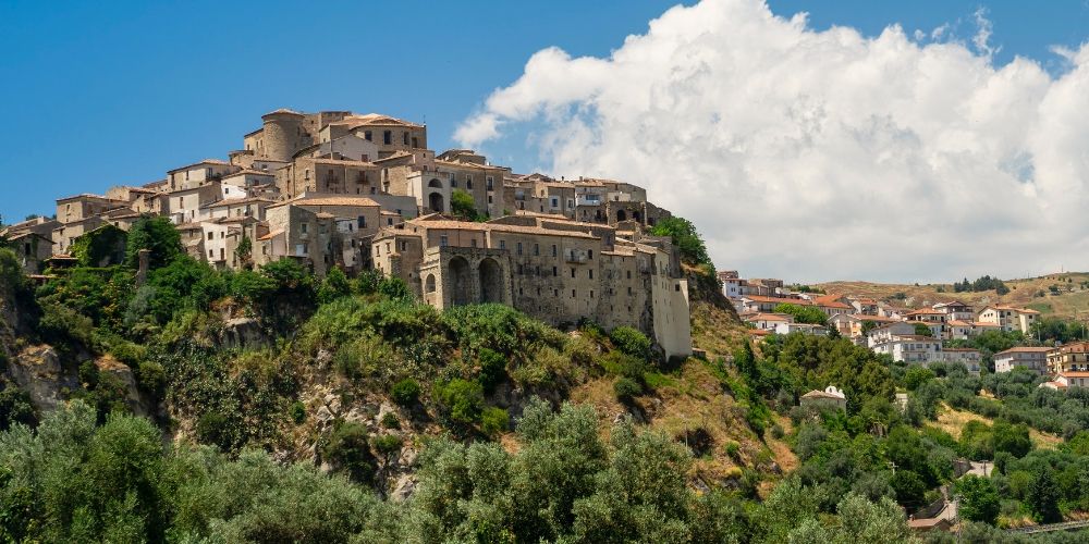 Visitare Oriolo, il gioiello medievale tra mari e monti Visitare Oriolo, il gioiello medievale tra mari e monti