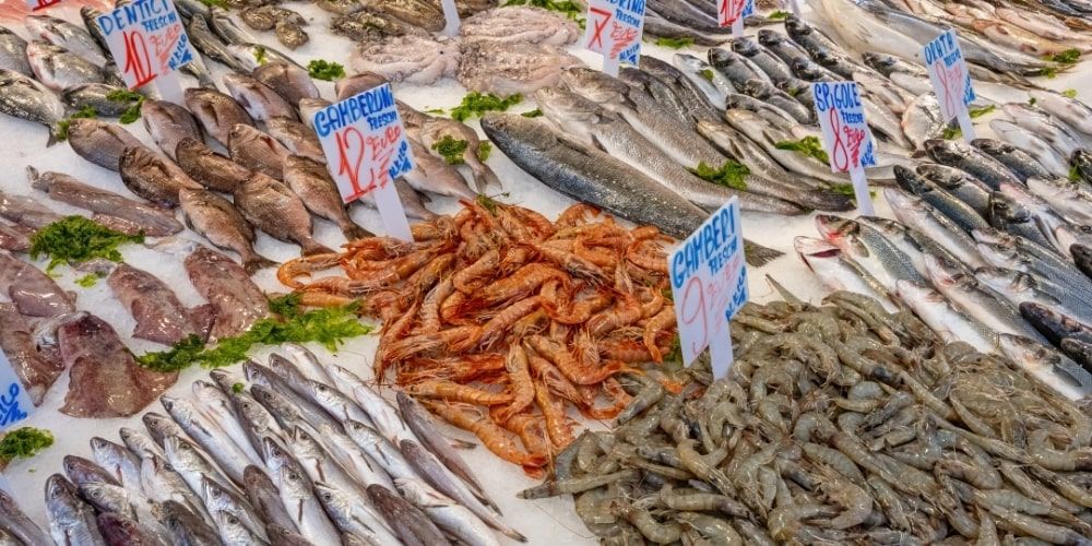 Close to Sant'Anna dei Lombardi there is the Pignasecca fish market Close to Sant'Anna dei Lombardi there is the Pignasecca fish market
