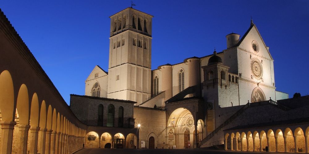 Cosa fare ad Assisi come un local: entrare nella Basilica di San Francesco Cosa fare ad Assisi come un local: entrare nella Basilica di San Francesco