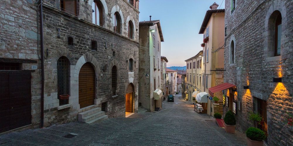 5 giorni slow tra la Contessa e il Montefeltro: Gubbio medioevale 5 giorni slow tra la Contessa e il Montefeltro: Gubbio medioevale