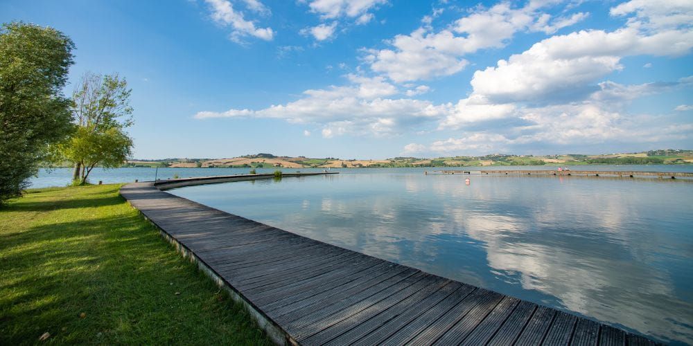 Lake Chiusi: Sports, Fishing and Yoga