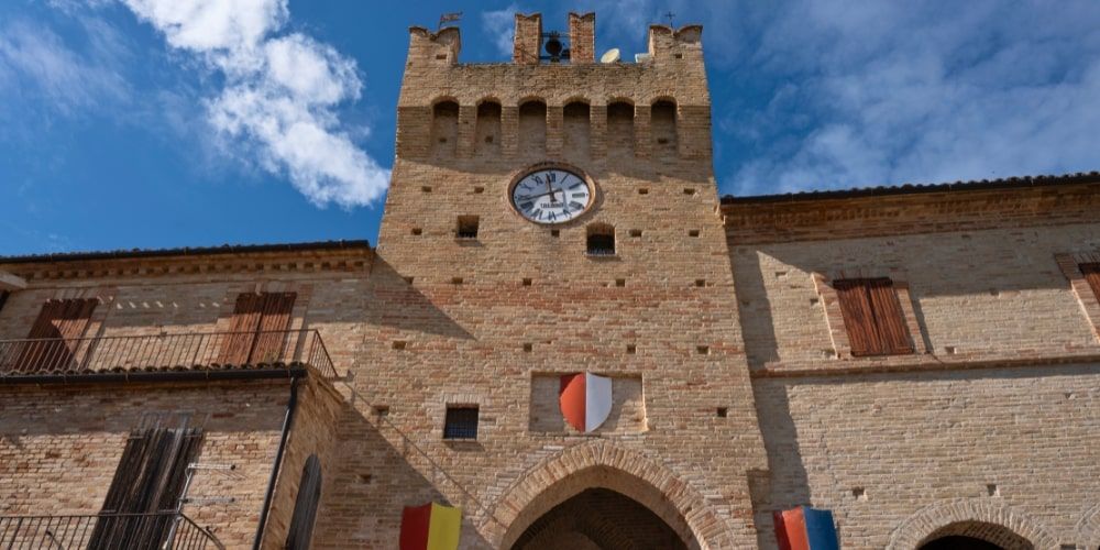 L’atmosfera magica e suggestiva del centro storico di Ponzano di Fermo L’atmosfera magica e suggestiva del centro storico di Ponzano di Fermo