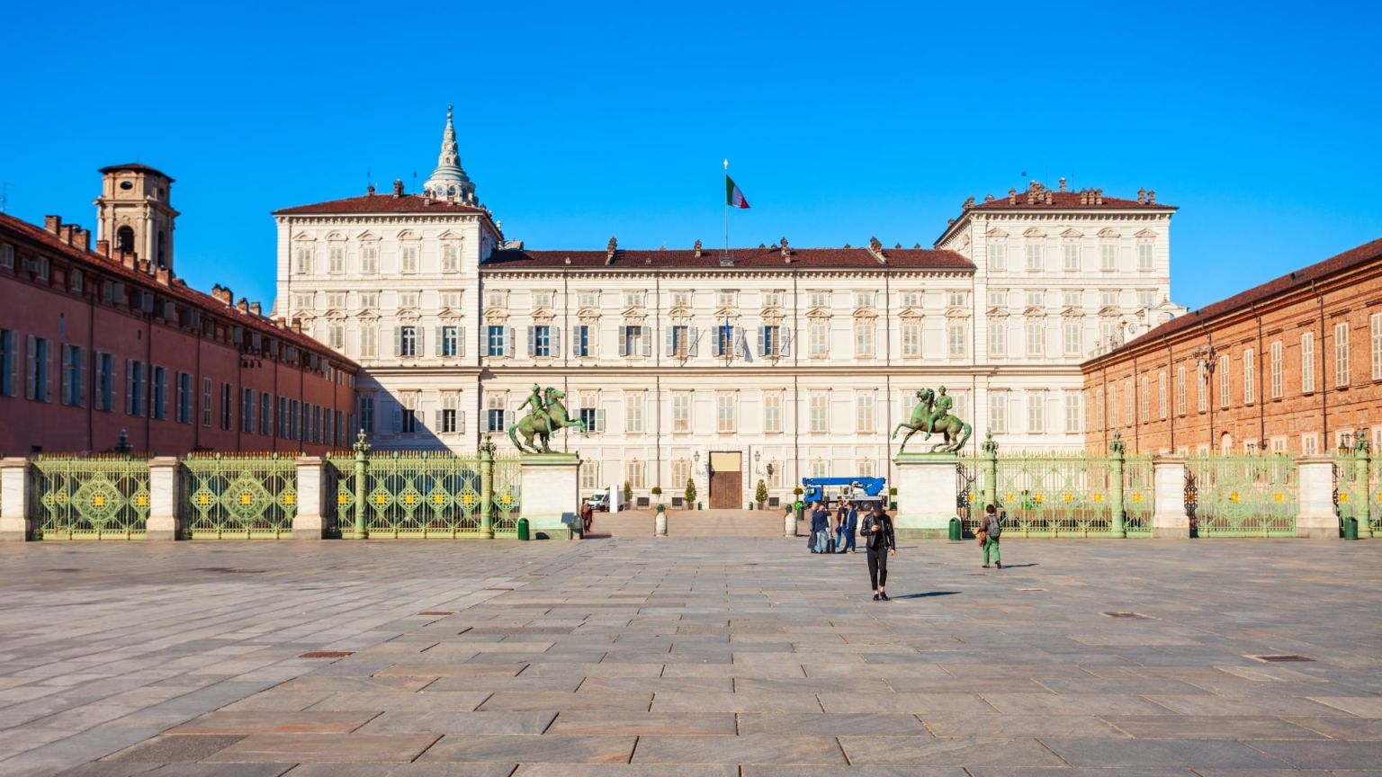 Royal Palace of Turin: learn about the history, tickets and must-see tours