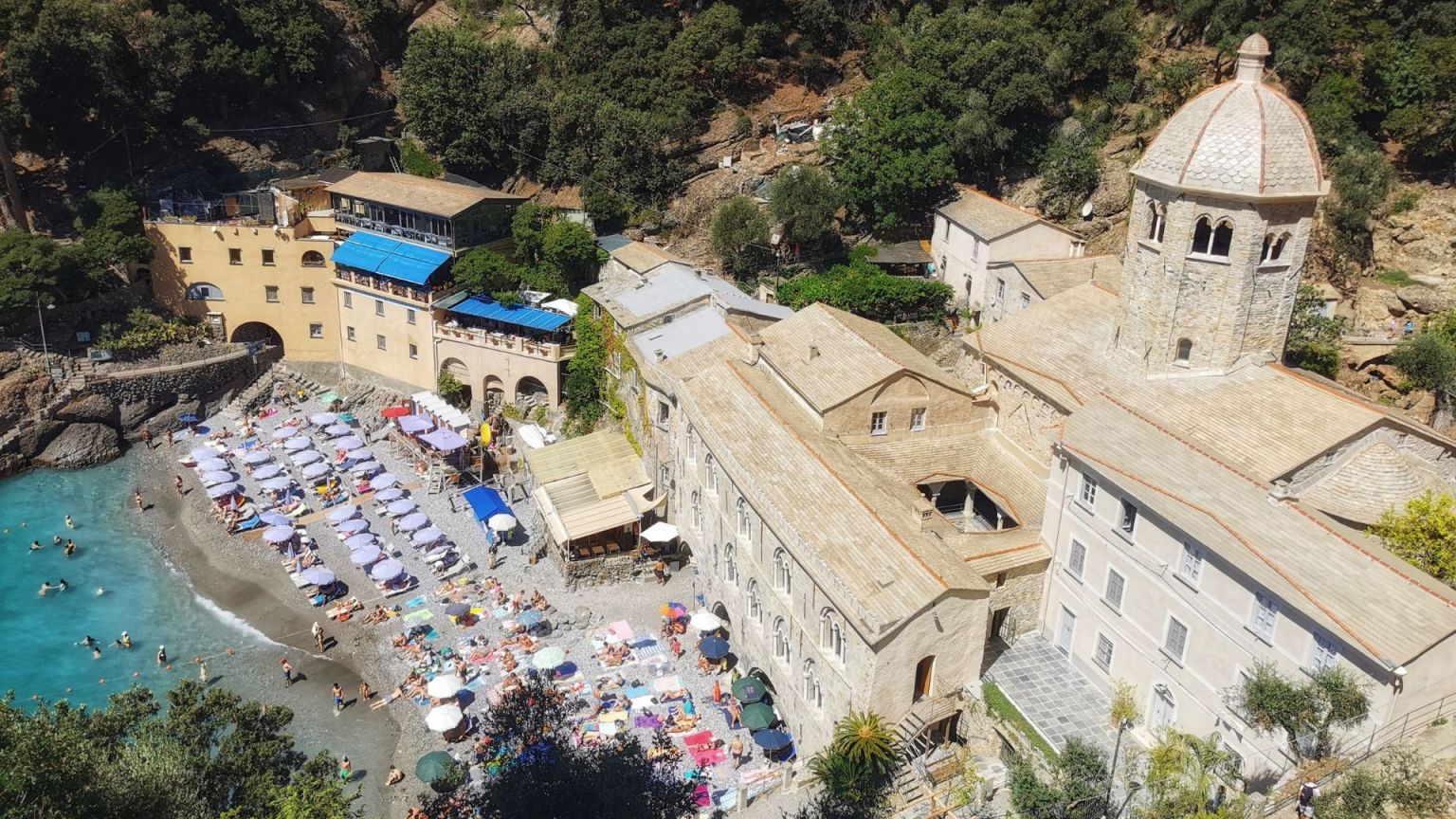 Abbazia di San Fruttuoso: il monastero benedettino immerso nella natura del Parco di Portofino